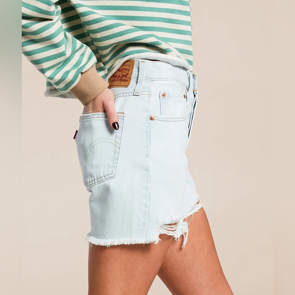 Levi’s 501® Mid Thigh Short - Picture 4 of 4
